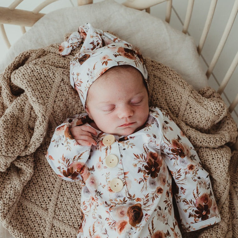 Willow Newborn Knotted Gown / Robe nouée pour enfants