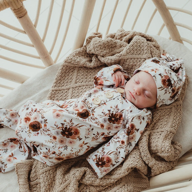 Willow Newborn Knotted Gown / Robe nouée pour enfants
