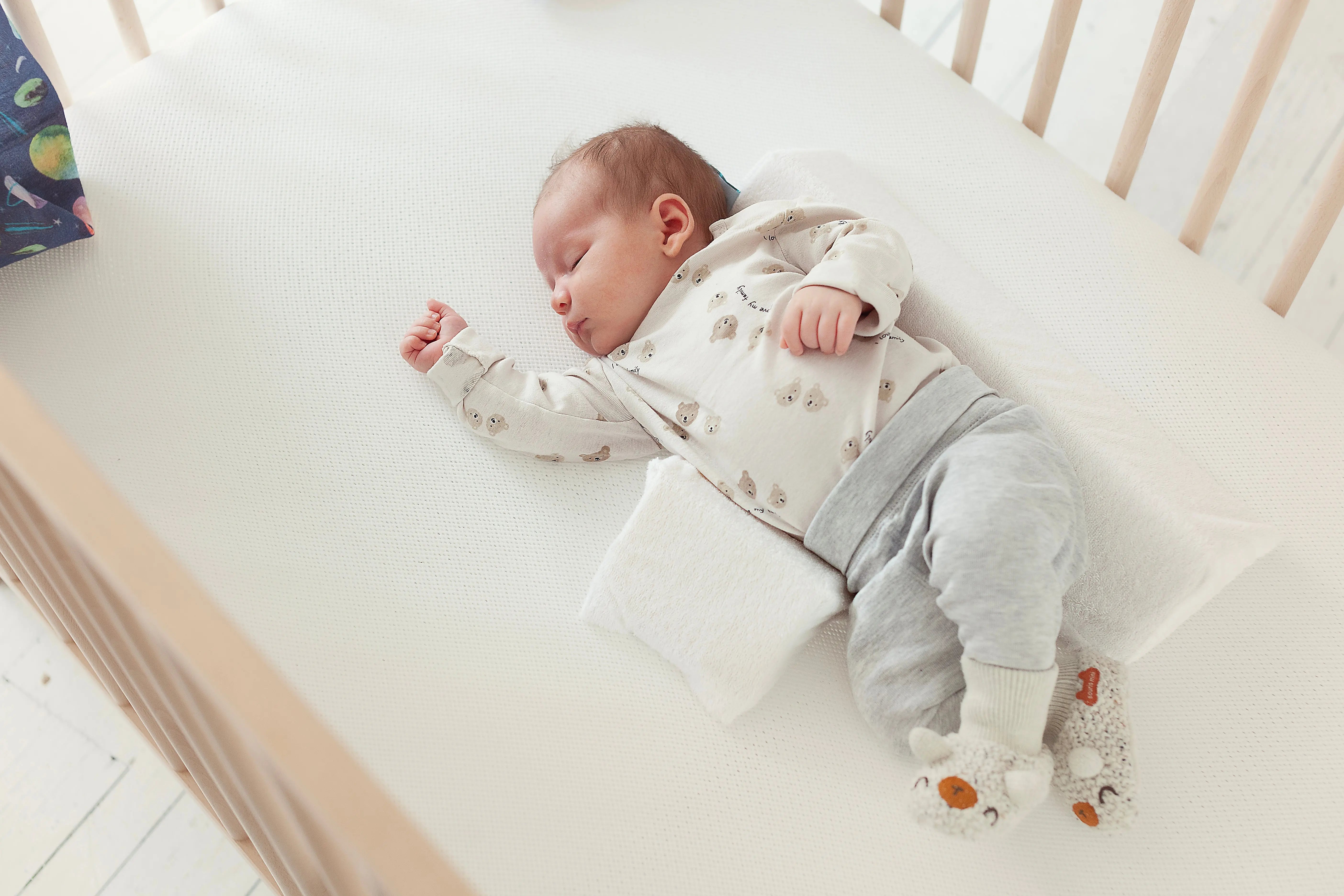positionneur latéral pour bébé, matelas, prévention de la plagiocéphalie