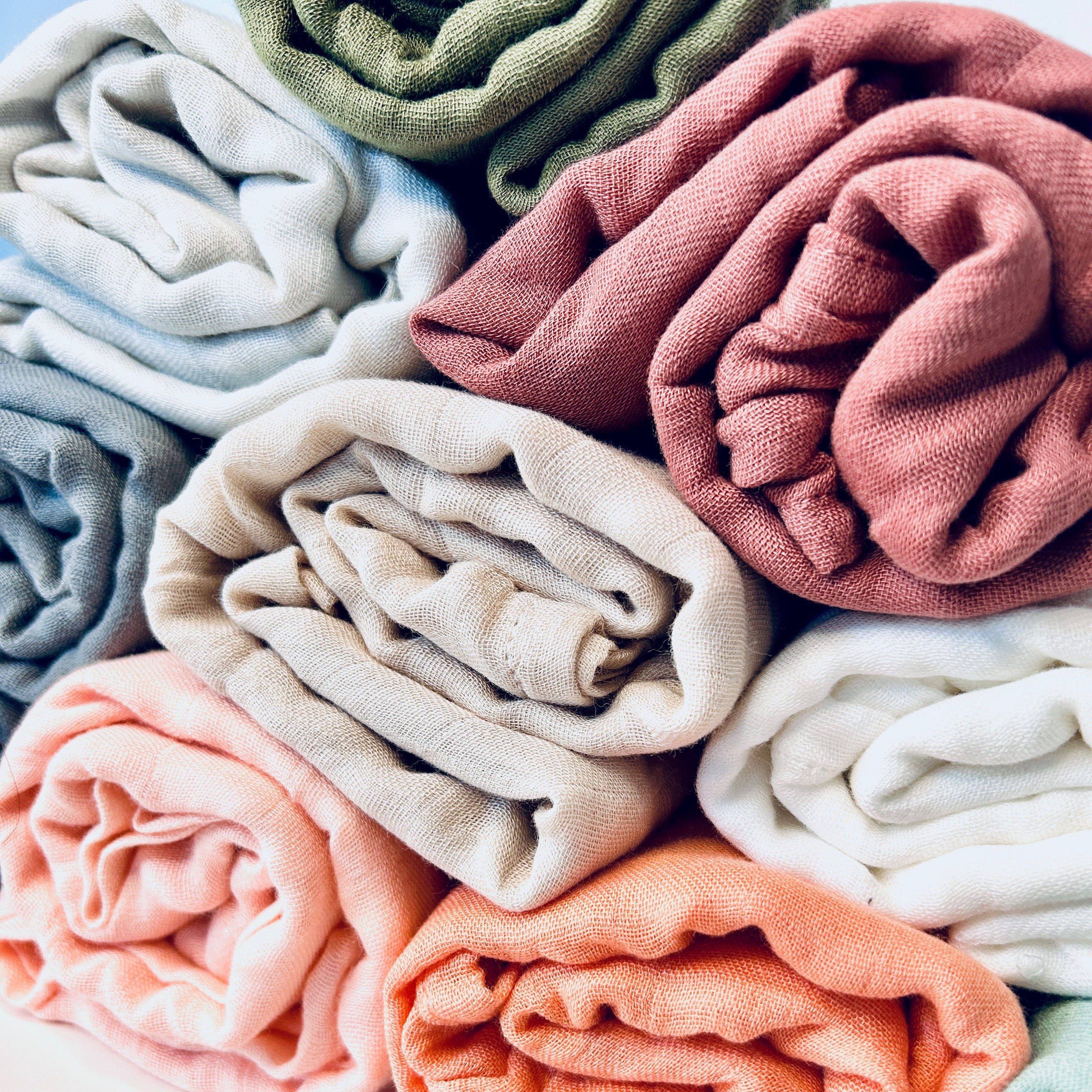 Mousseline en bambou pour bébé vert mousse