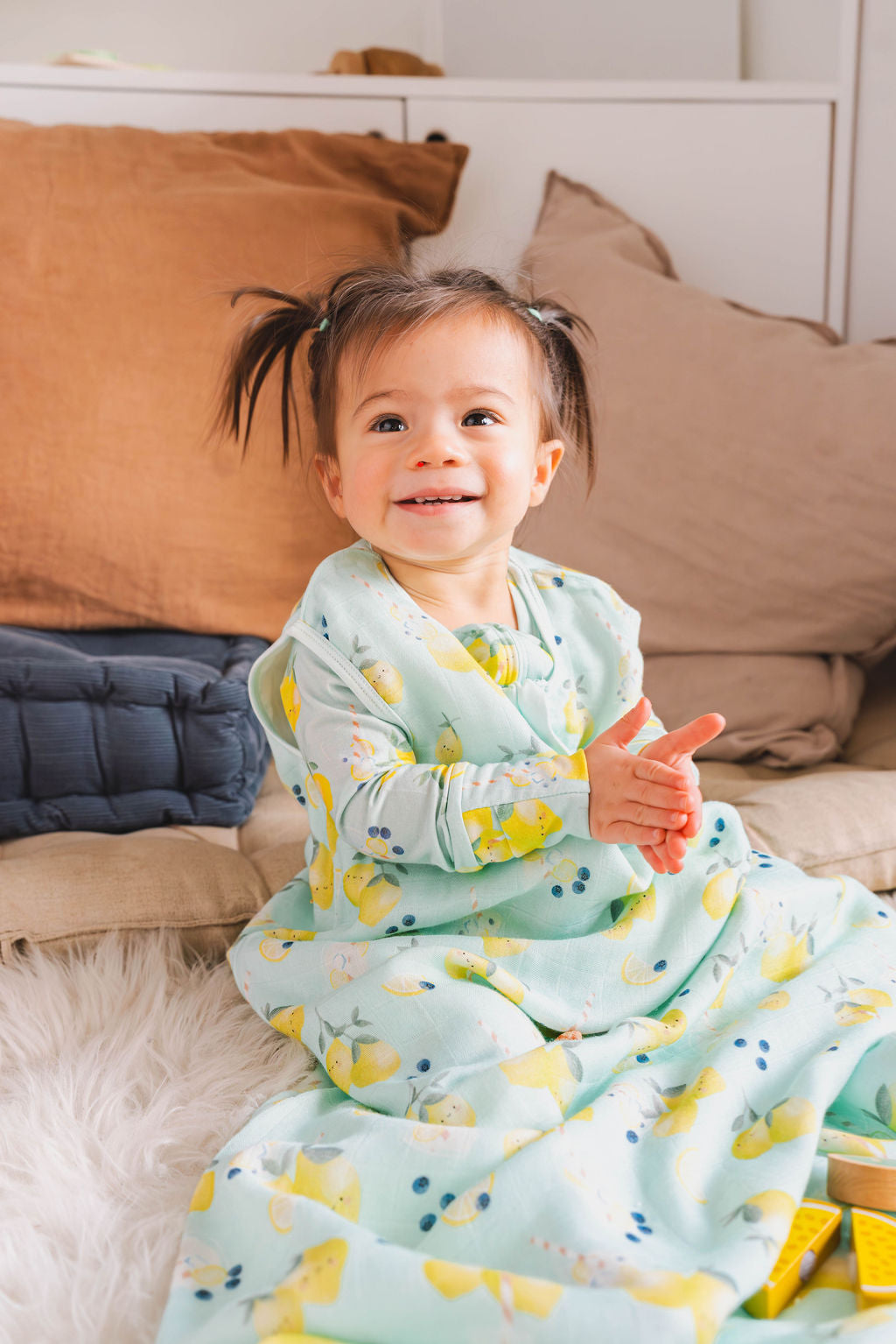 Muslin Lightweight Sleep Bag 0.5 TOG - Lemon Squeezy