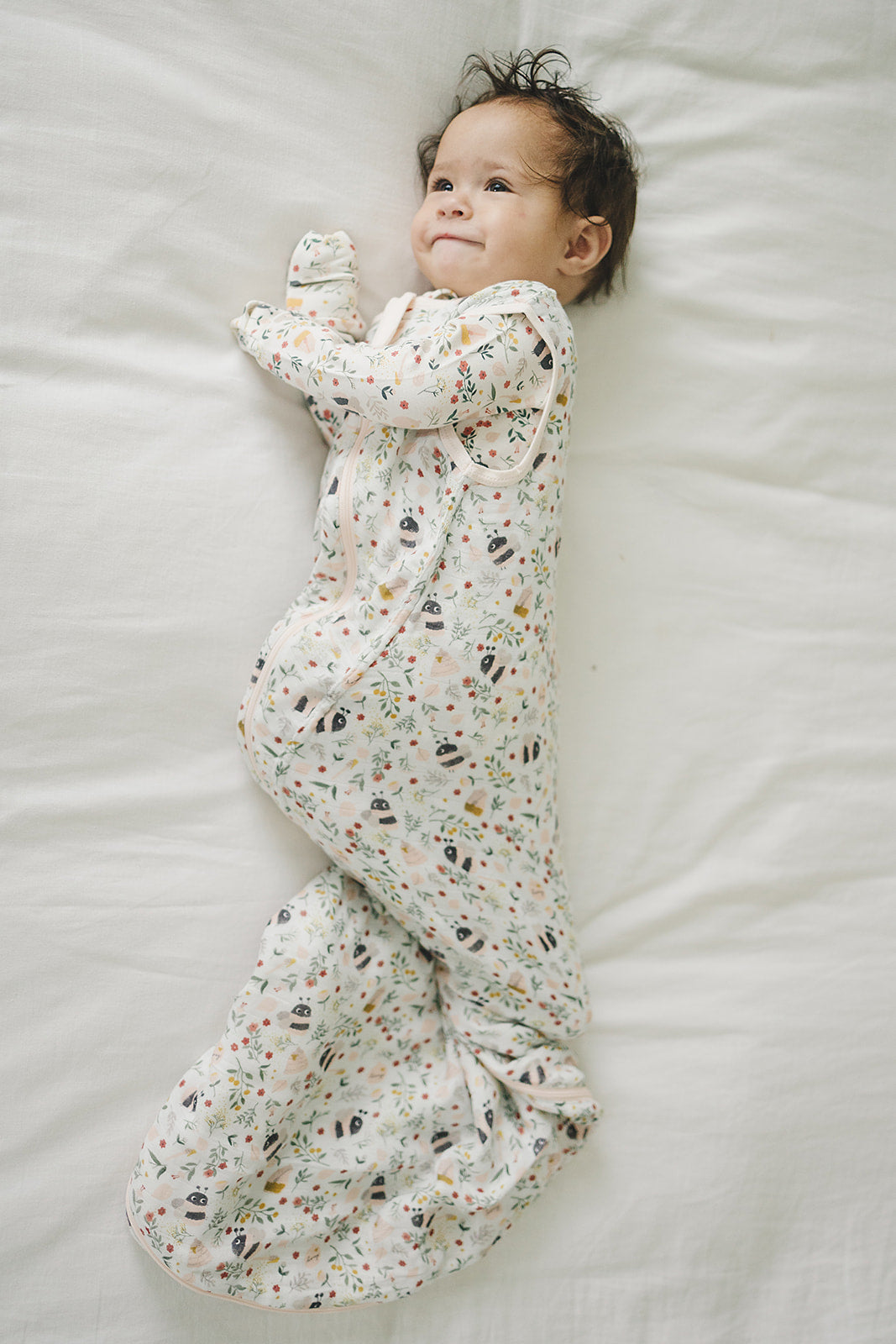 Muslin Lightweight Sleep Bag 0.5 TOG - Bumble Bees