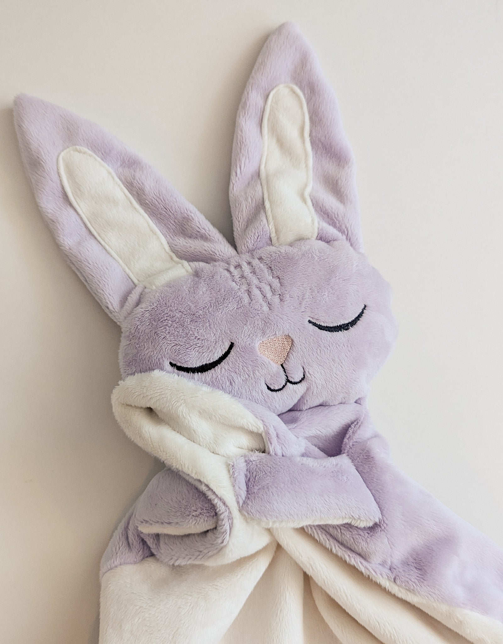 Bunny Baby blankie - Sleeping Marguerite Lilas - Veille sur toi