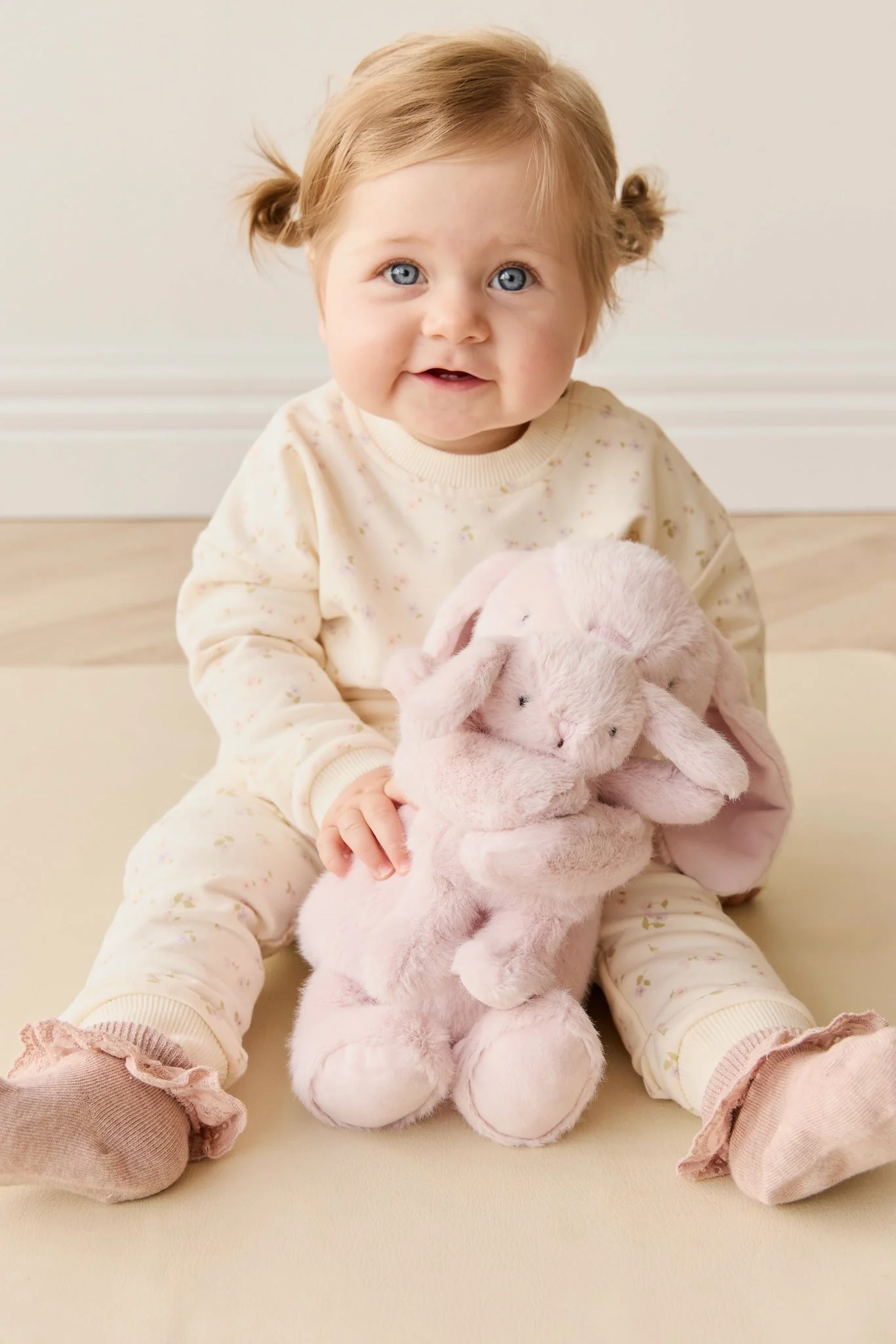 Plush - Frankie the Hugging Bunny - Blossom - Snuggle Bunnies