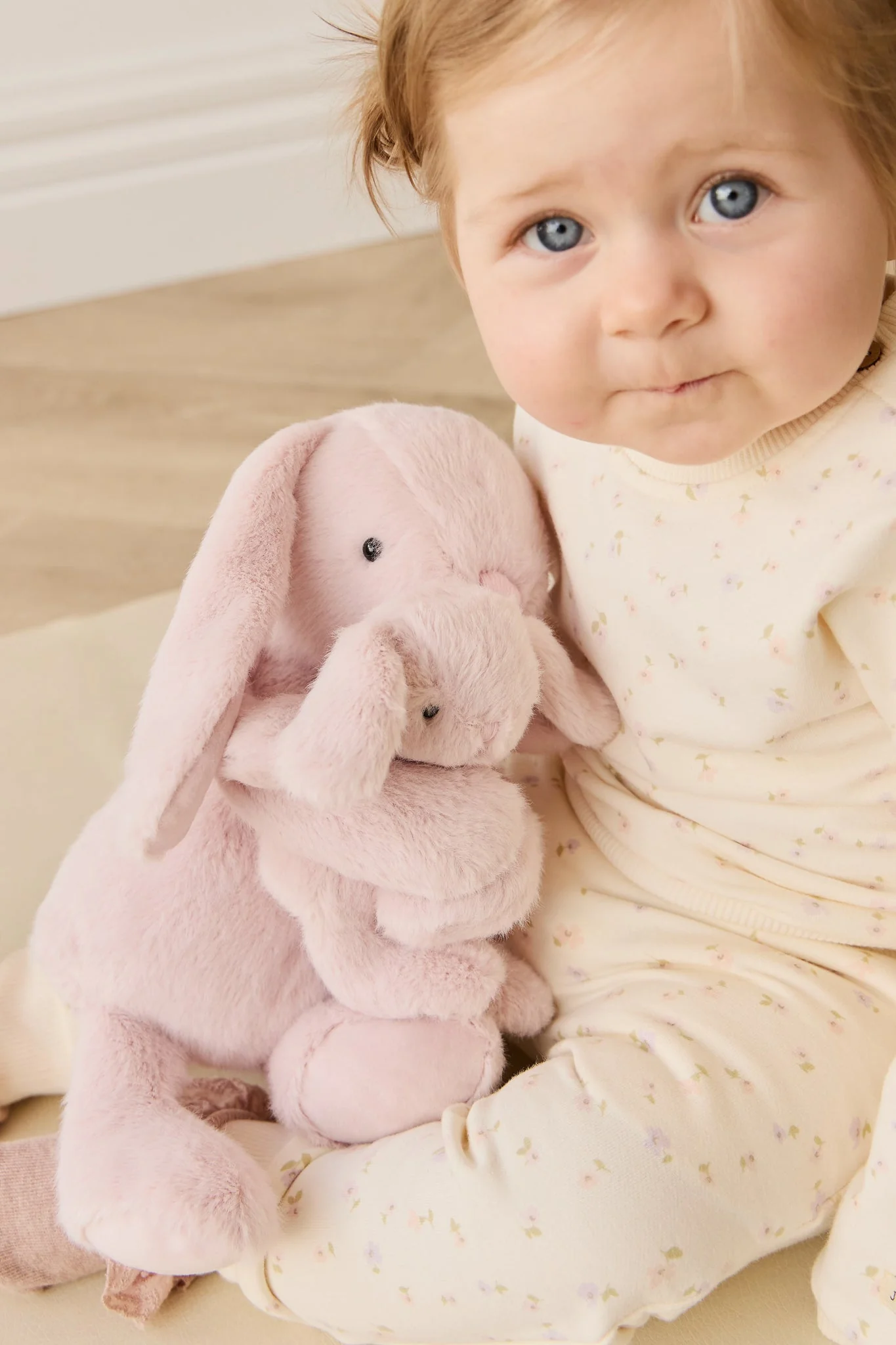 Plush - Frankie the Hugging Bunny - Blossom - Snuggle Bunnies