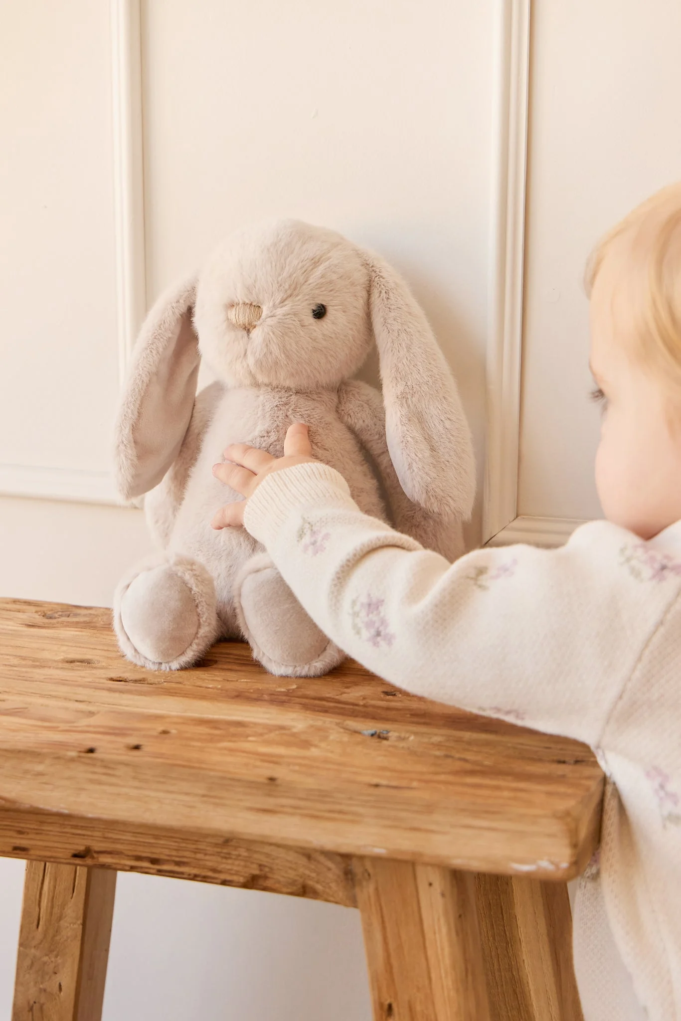 Plush - Penelope the bunny 30cm - Beige - Snuggle Bunnies