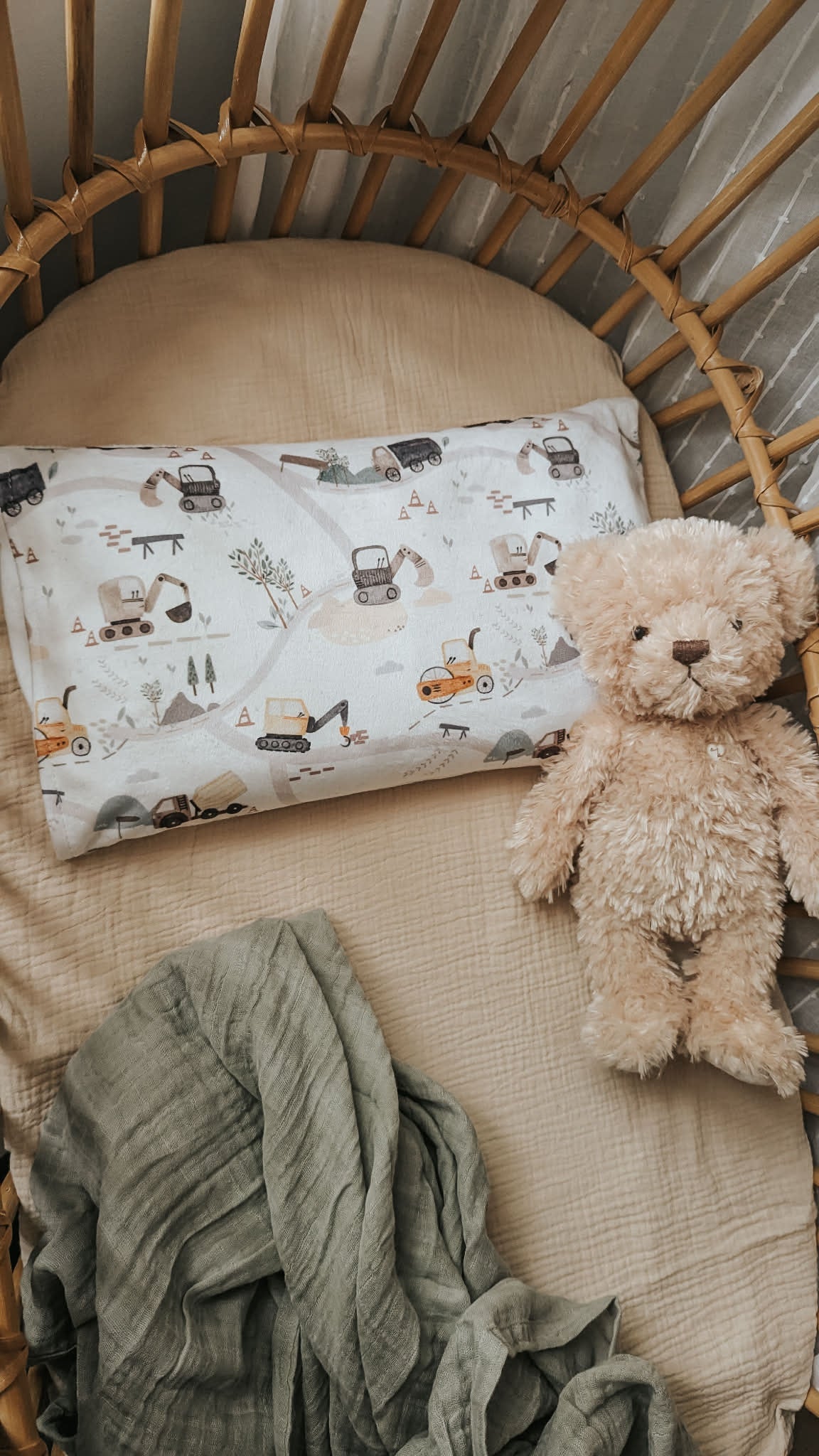 Children's pillowcase - Trucks - Veille sur toi
