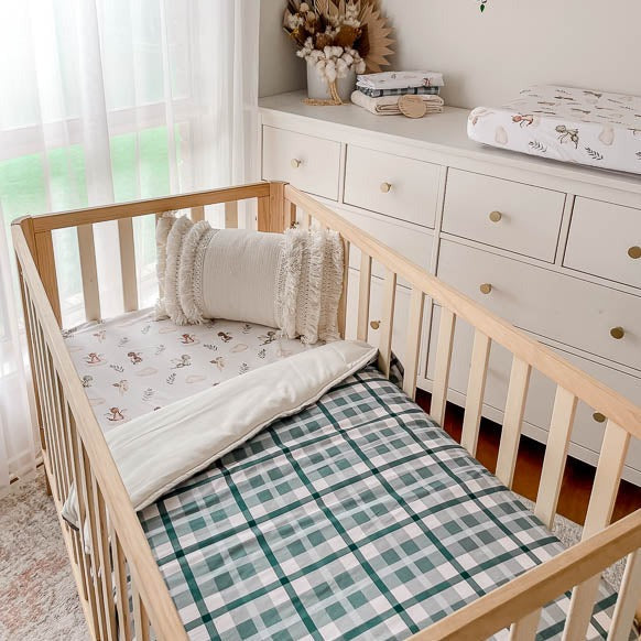 Cyprus Plaid Crib Quilt / Lit d'enfant à carreaux