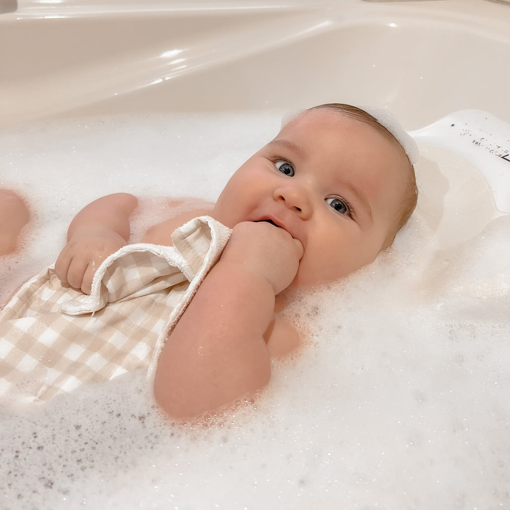 Sand Gingham Baby Bath Wash Cloth / Gant de toilette pour bébé