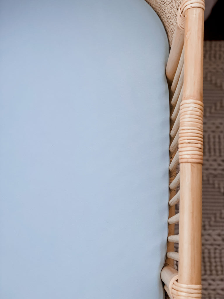 Blue Fitted Crib Sheet / Drap-housse bleu pour berceau